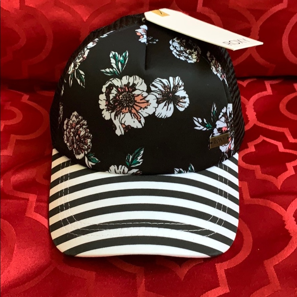🍍 ROXY FLOWER/STRIPE Trucker Hat 🍍